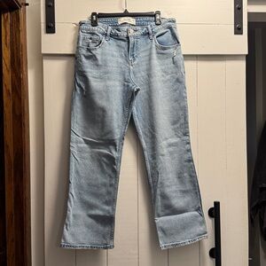 Hollister Low Rise Relaxed Straight Light Wash Blue Jeans 12R 12 31W 31 NWOT